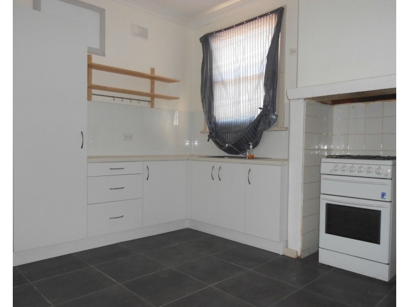 24 Giles Street St, Crystal Brook SA 5523