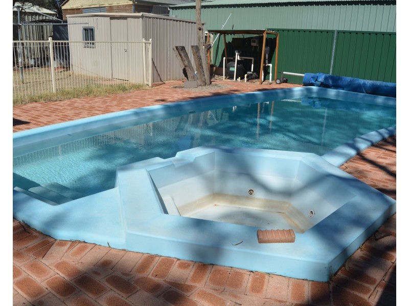 34 Hermit St, Roxby Downs SA 5725