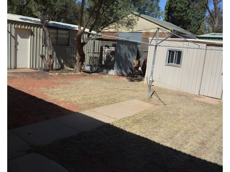 34 Hermit St, Roxby Downs SA 5725