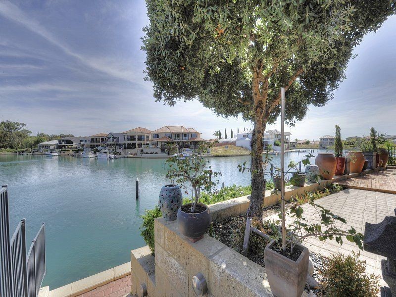 31 Aztec Island Retreat, Port Mandurah, Mandurah WA 6210