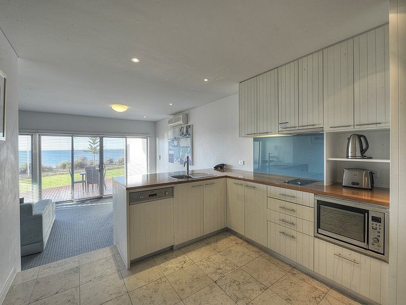 12/16 Dolphin Drive, Seashells Resort, Mandurah WA 6210