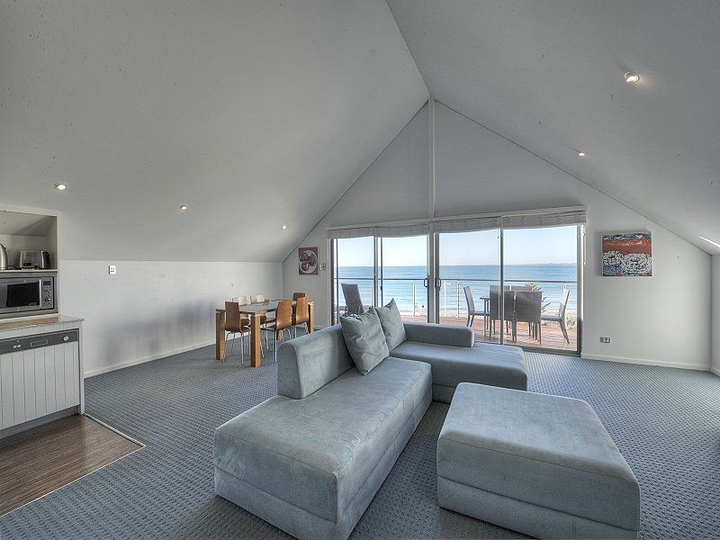 12/16 Dolphin Drive, Seashells Resort, Mandurah WA 6210