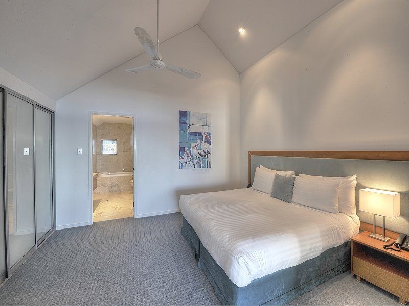 12/16 Dolphin Drive, Seashells Resort, Mandurah WA 6210