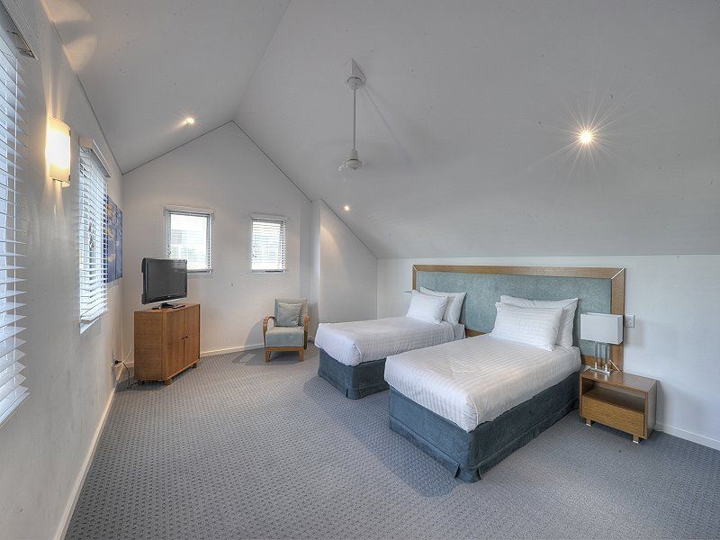 12/16 Dolphin Drive, Seashells Resort, Mandurah WA 6210