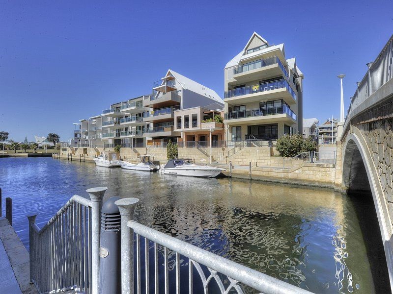 4/16 Torcello Mews, Mandurah WA 6210