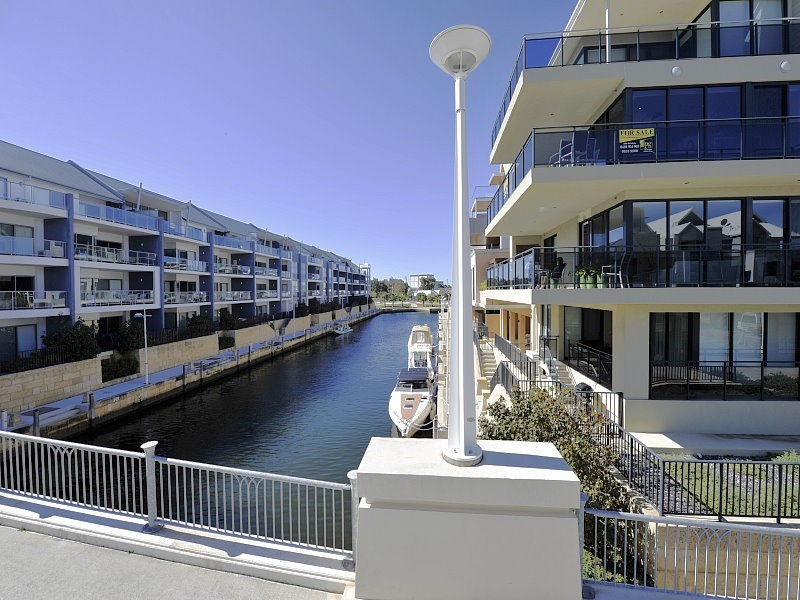 4/16 Torcello Mews, Mandurah WA 6210