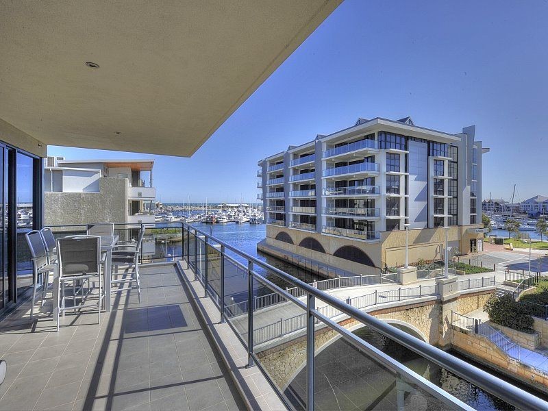4/16 Torcello Mews, Mandurah WA 6210