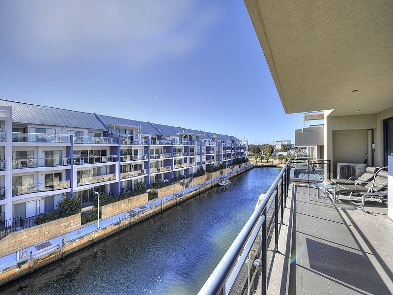 4/16 Torcello Mews, Mandurah WA 6210