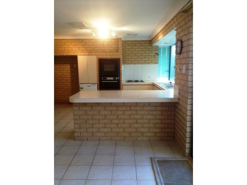 31 Blackwood Parade, Dudley Park WA 6210