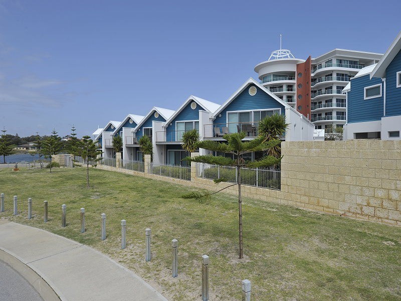 Villa 5/16 Dolphin Drive, Seashells Resort, Mandurah WA 6210