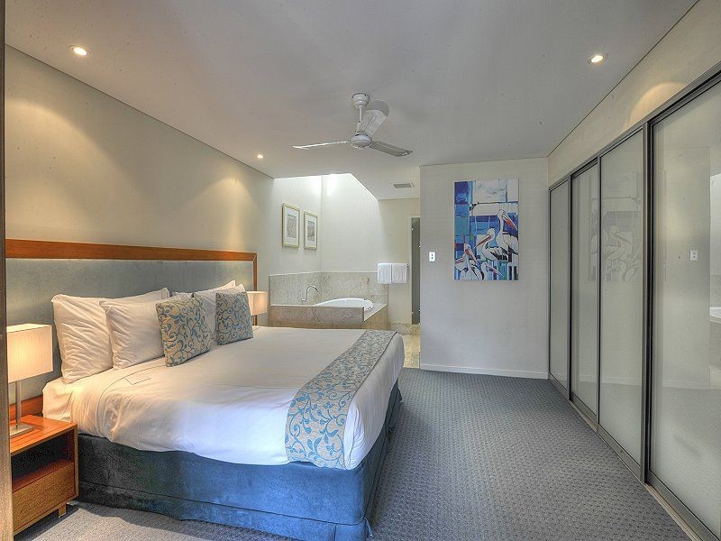 Villa 5/16 Dolphin Drive, Seashells Resort, Mandurah WA 6210