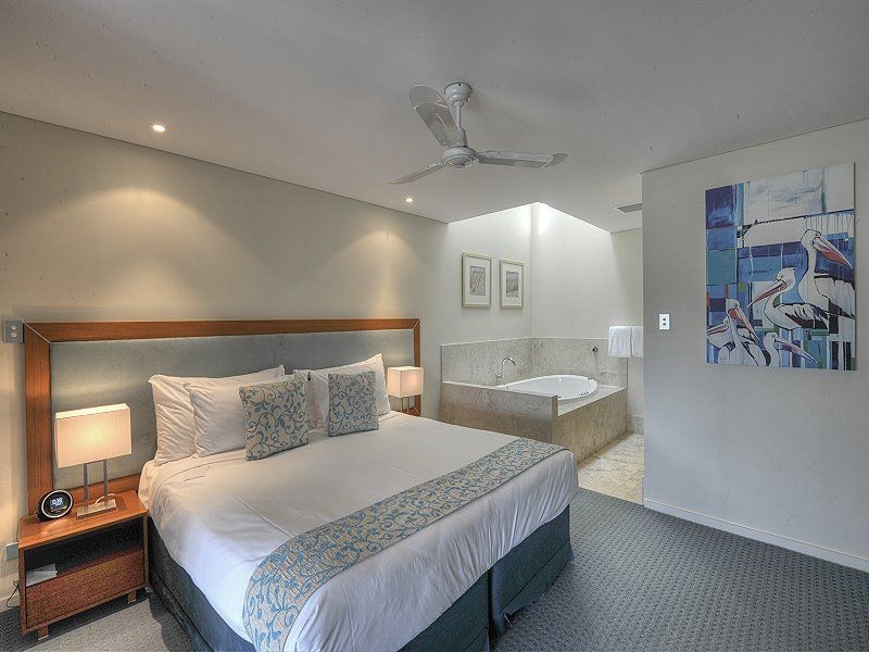 Villa 5/16 Dolphin Drive, Seashells Resort, Mandurah WA 6210