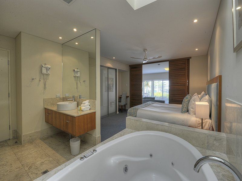 Villa 5/16 Dolphin Drive, Seashells Resort, Mandurah WA 6210