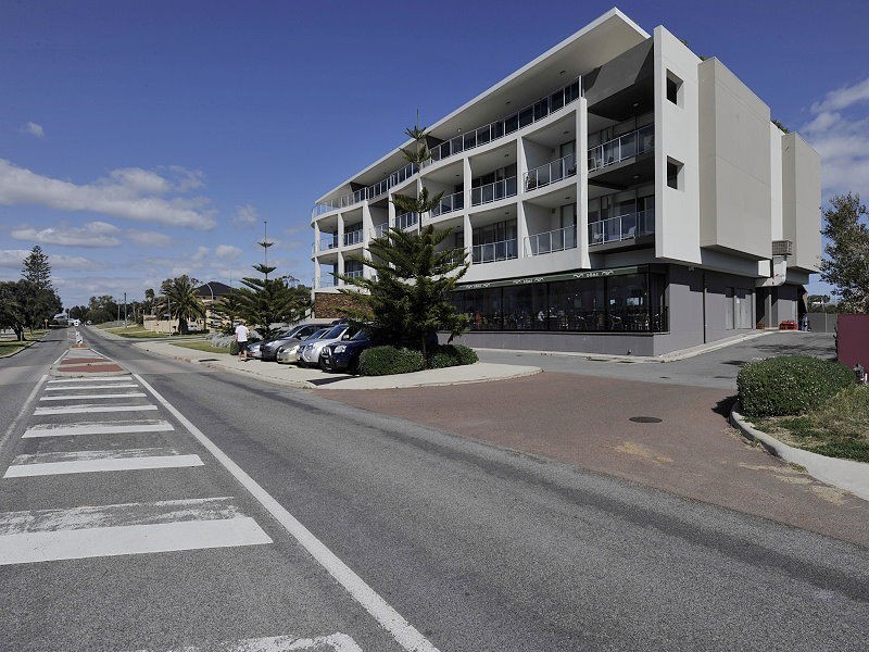 13/11 Halls Head Parade, Mandurah WA 6210