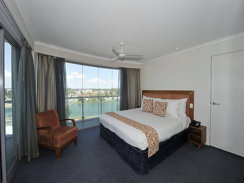 406/16 Dolphin Drive, Seashells Resort, Mandurah WA 6210