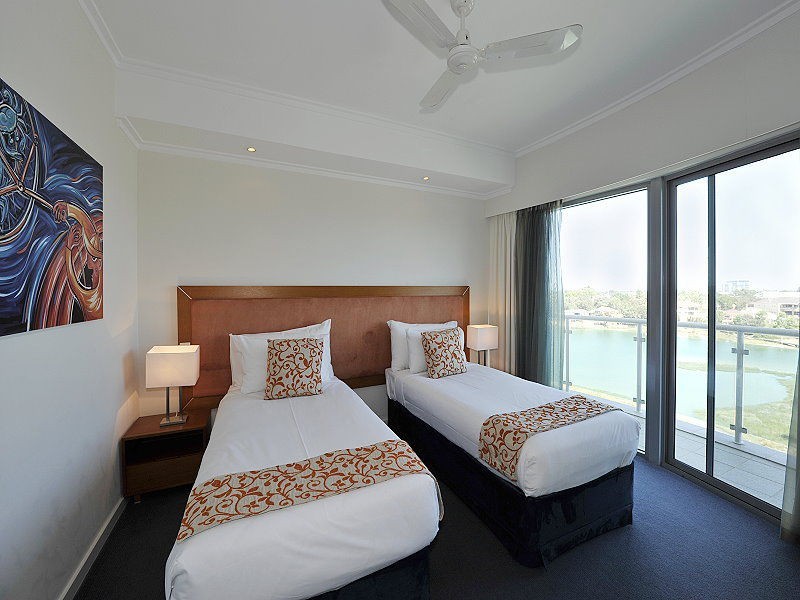406/16 Dolphin Drive, Seashells Resort, Mandurah WA 6210
