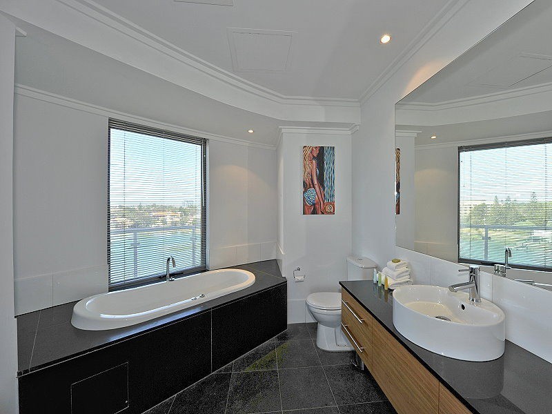 406/16 Dolphin Drive, Seashells Resort, Mandurah WA 6210