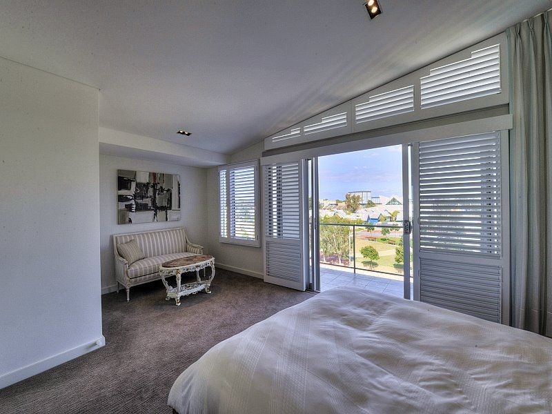 1/4 Torcello Mews, Mandurah WA 6210