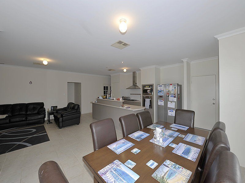 66 Buttercup Parkway, HALLS HEAD, Mandurah WA 6210