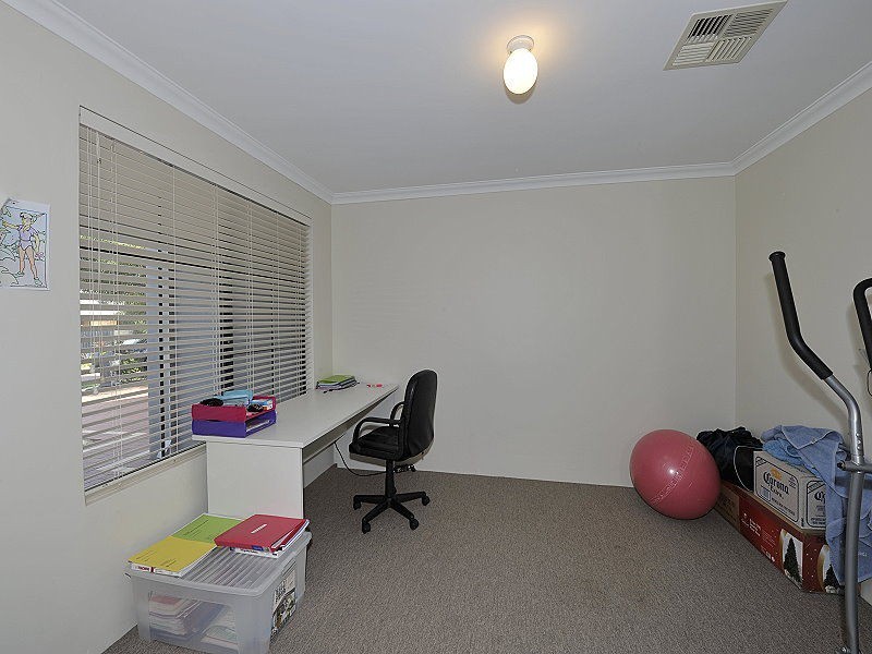 66 Buttercup Parkway, Halls Head WA 6210