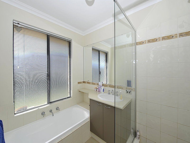 66 Buttercup Parkway, Halls Head WA 6210