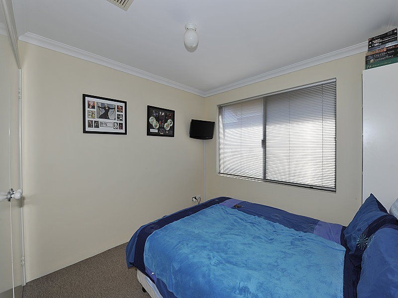 66 Buttercup Parkway, Halls Head WA 6210