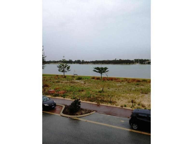 1/38 Vivaldi Drive, Mandurah WA 6210