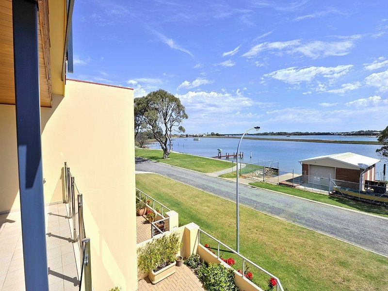 4/10 Winjan Place, Mandurah WA 6210