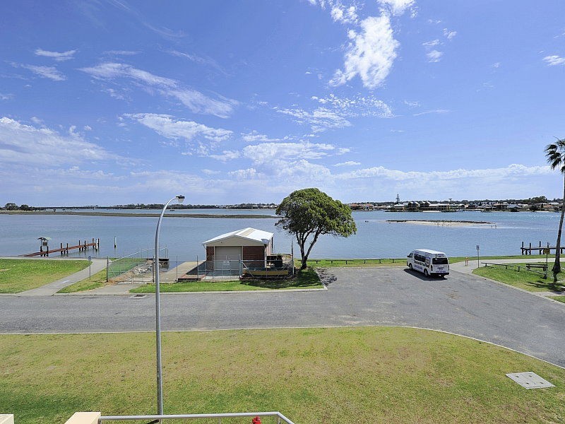 4/10 Winjan Place, Mandurah WA 6210