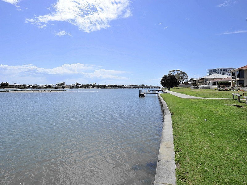 4/10 Winjan Place, Mandurah WA 6210