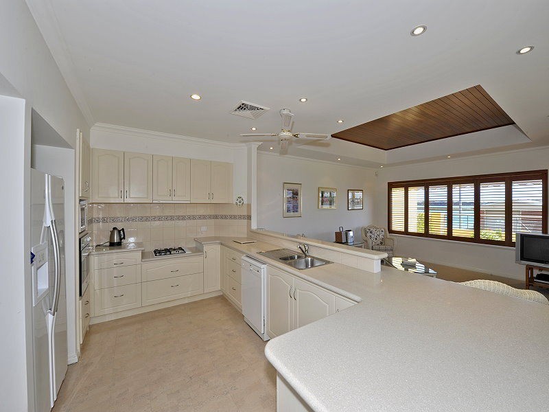 4/10 Winjan Place, Mandurah WA 6210