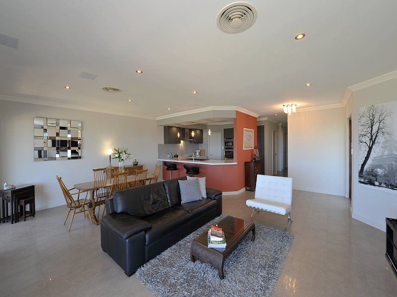 51b Halls Head Parade, Halls Head WA 6210