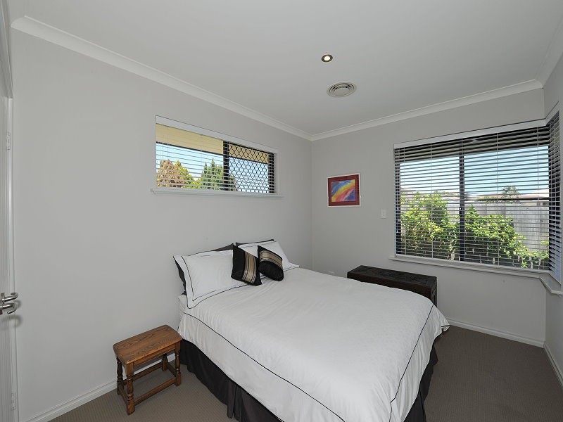 51b Halls Head Parade, Halls Head WA 6210