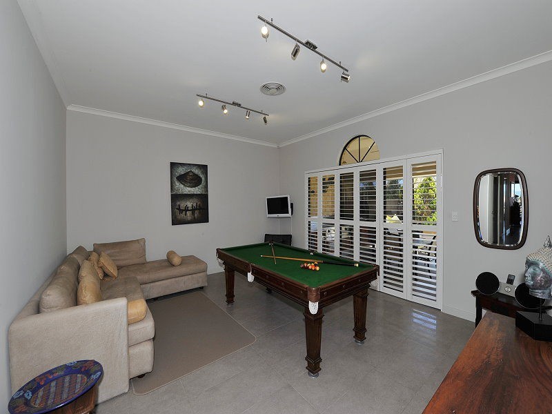 51b Halls Head Parade, Halls Head WA 6210