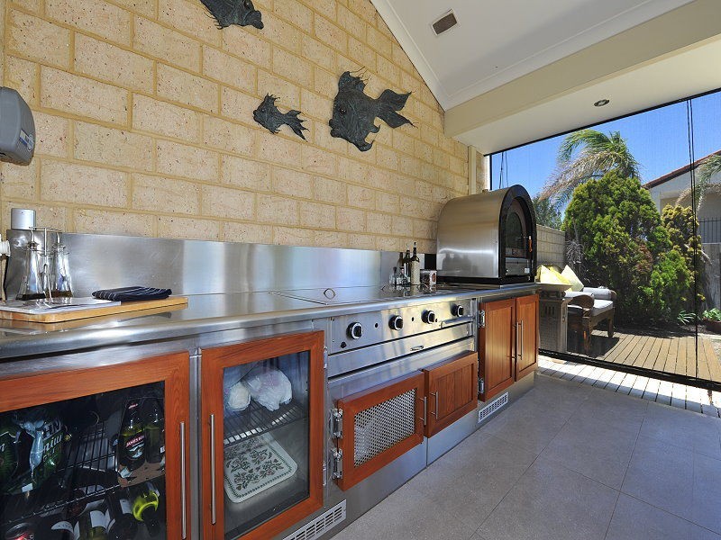 51b Halls Head Parade, Halls Head WA 6210