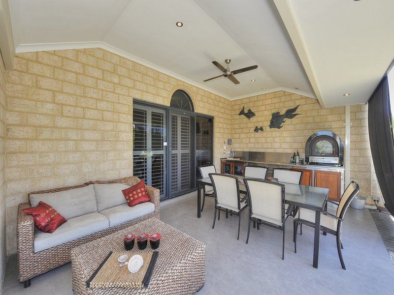 51b Halls Head Parade, Halls Head WA 6210