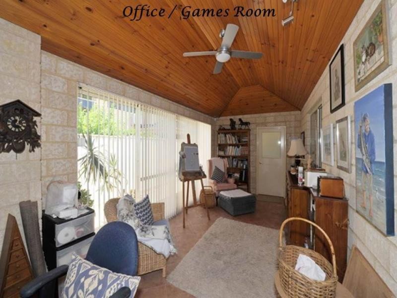 12 Monroe Retreat, Meadow Springs WA 6210