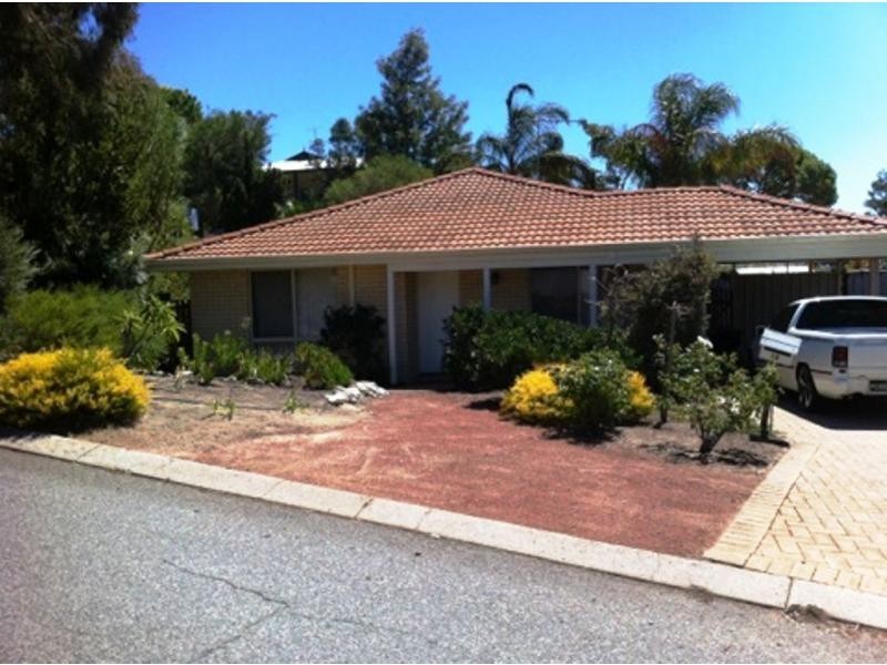 1b Jasmine Place, Halls Head WA 6210