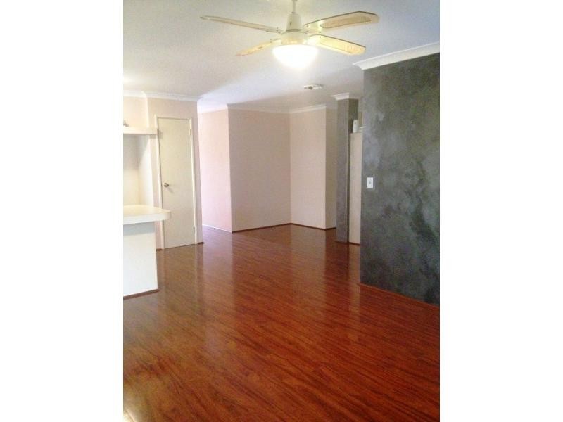 1b Jasmine Place, Halls Head WA 6210