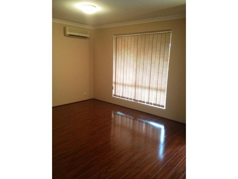 1b Jasmine Place, Halls Head WA 6210