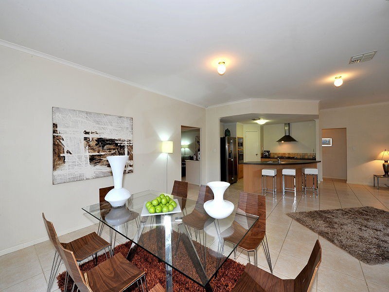 79 Oaklands Avenue, Halls Head WA 6210