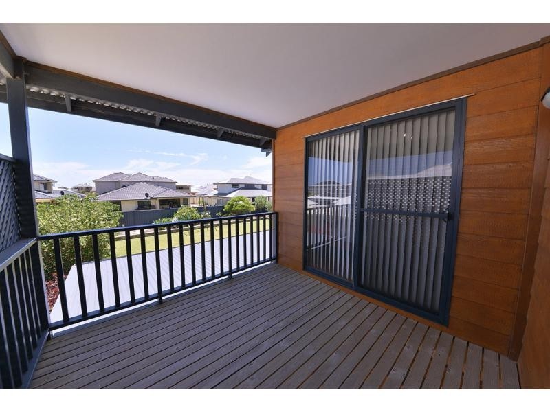 8 Podman Turn, Madora Bay WA 6210