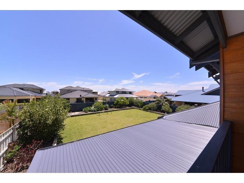 8 Podman Turn, Madora Bay WA 6210