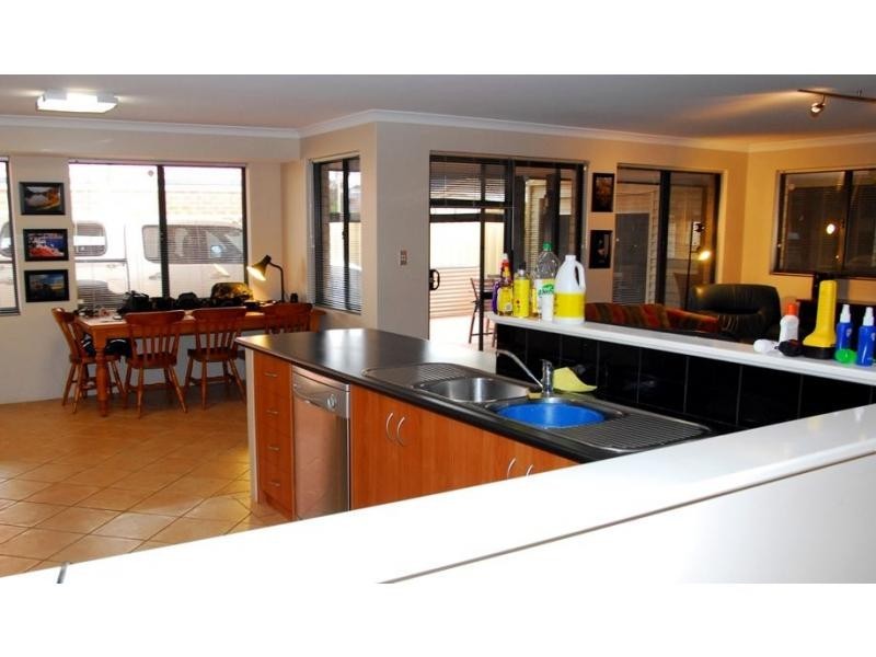 9 Duyfken Way, Dudley Park WA 6210