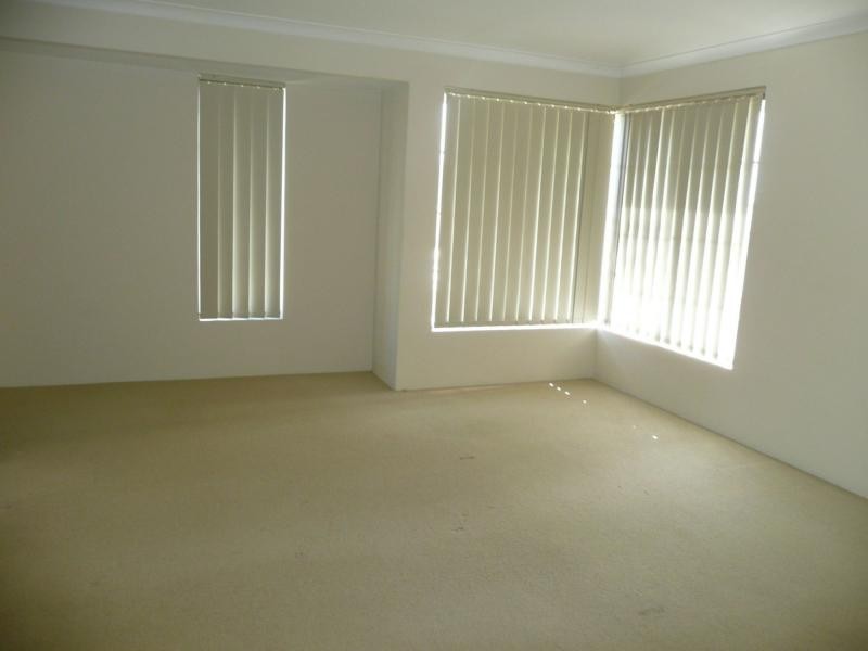 16 Lismore Ridge, Lakelands WA 6180