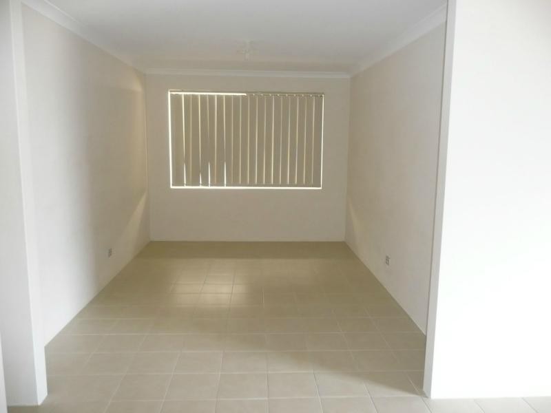 16 Lismore Ridge, Lakelands WA 6180