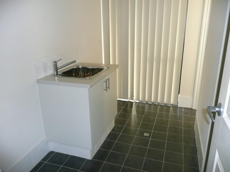 16 Lismore Ridge, Lakelands WA 6180