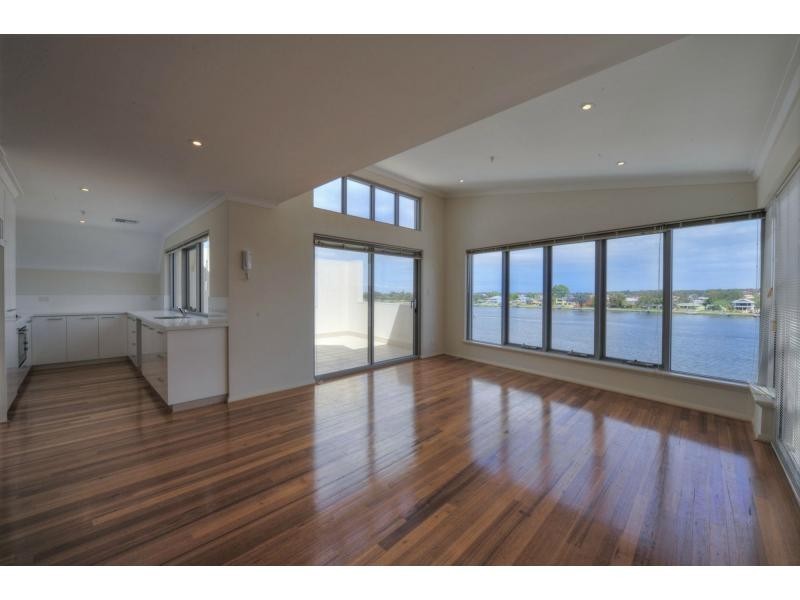 Unit 4/10 Galileo Loop, Mandurah WA 6210