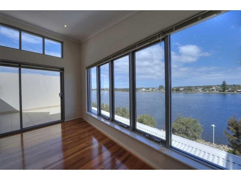 Unit 4/10 Galileo Loop, Mandurah WA 6210