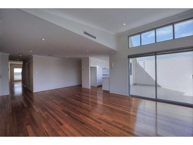 Unit 4/10 Galileo Loop, Mandurah WA 6210